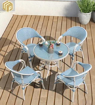 Záhradné stoly a stoličky, vonkajšie stoly a stoličky, vonkajšie kaviarne, nádvorie voľný čas stoličky, balkónom, ratan stoličky, tri pi