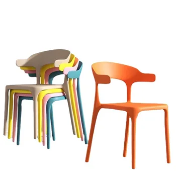 Plastové stoličky, domáce pribrala operadla, jedálenské stoličky, voľný čas, jedálenské stoly, stoličky, moderné a minimalistické internet